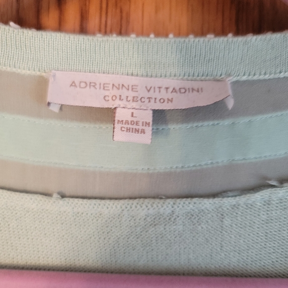 LOWEST PRICE Lightweight sweater w stunning detail - Picture 5 of 15